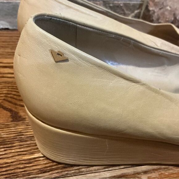 Bottega Veneta Cream Leather Platform - Picture 13 of 14